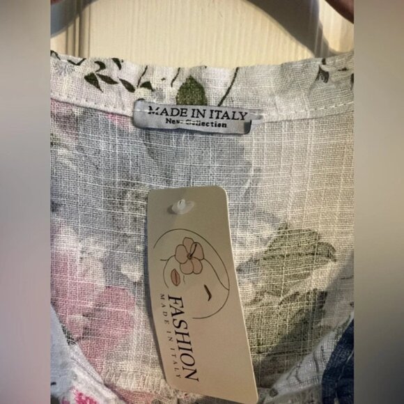 Made in Italy Sleeveless Floral Cotton Top Blouse. Size 1X Plus Size Semi-sheer - Picture 3 of 6